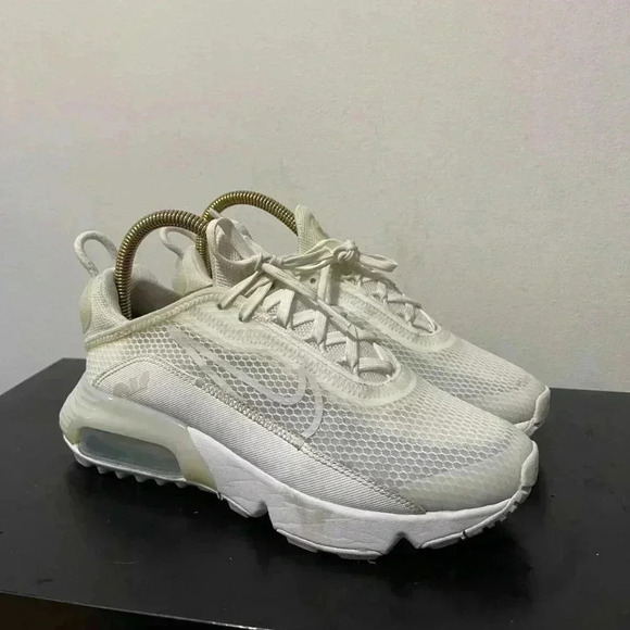 COPY - Nike Air Max 2090 White Wolf Grey (GS) - Picture 2 of 6